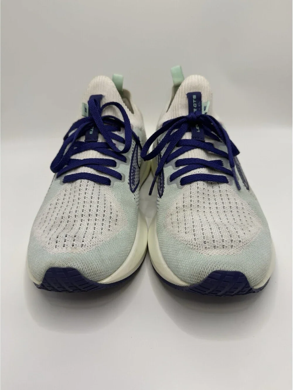 Brooks Women's Levitate SF GTS 5 1203601B127 White Running Shoes Sneakers Sz 7